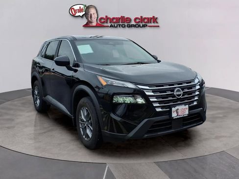 Used 2025 Nissan Rogue S FWD image 7