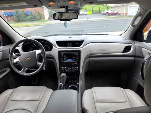 Used 2017 Chevrolet Traverse Premier image 18