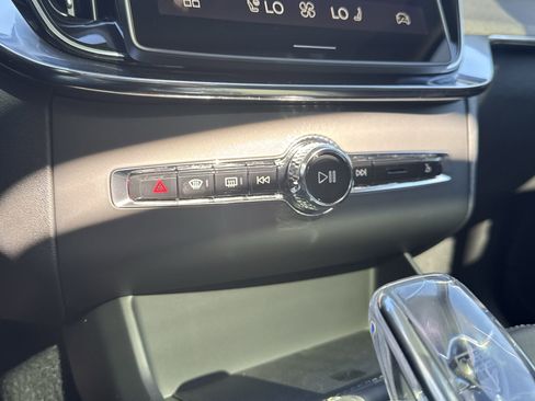 New 2026 Volvo XC90 B5 Plus w/ Protection Package image 17