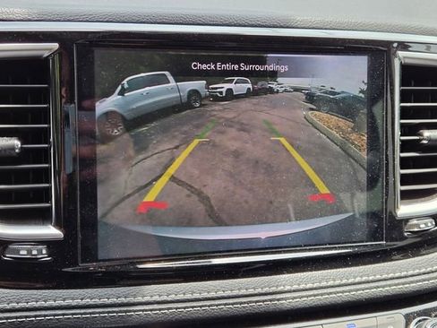 Used 2024 Chrysler Pacifica Limited FWD image 19