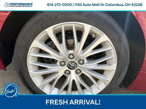 Used 2019 Toyota Camry XLE w/ Navigation Package FWD image 26