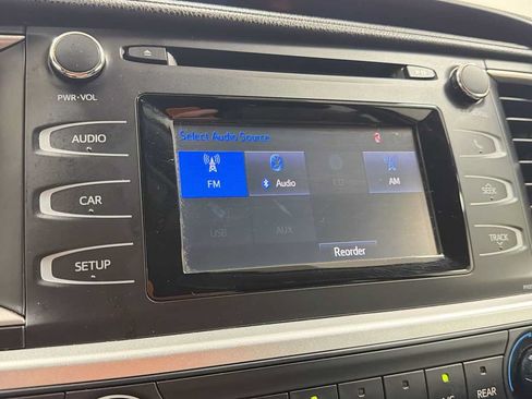 Certified 2018 Toyota Highlander LE FWD image 18