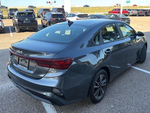 Used 2024 Kia Forte LXS FWD image 3