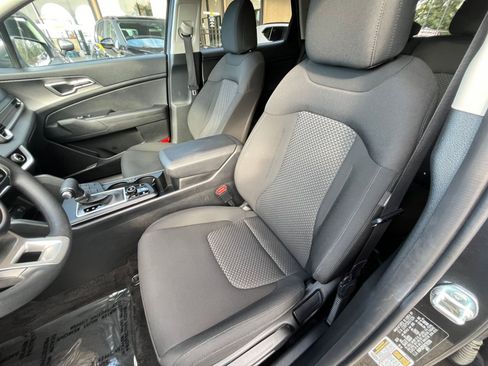 Used 2024 Kia Sportage LX image 36