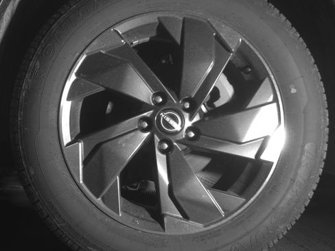 Used 2025 Nissan Rogue SV image 14