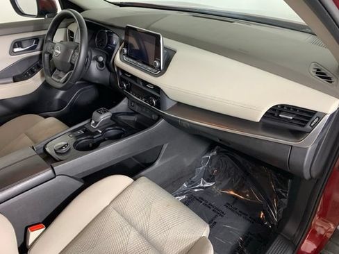 Used 2025 Nissan Rogue SV AWD/4WD image 5