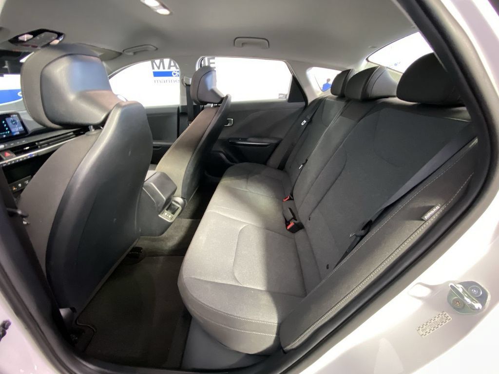 Used 2025 Kia K4 FWD image 29