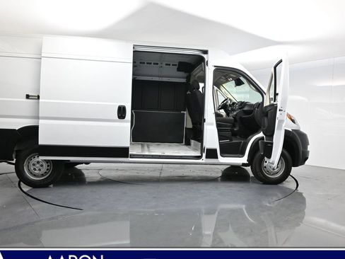 Used 2022 RAM ProMaster 2500 image 3