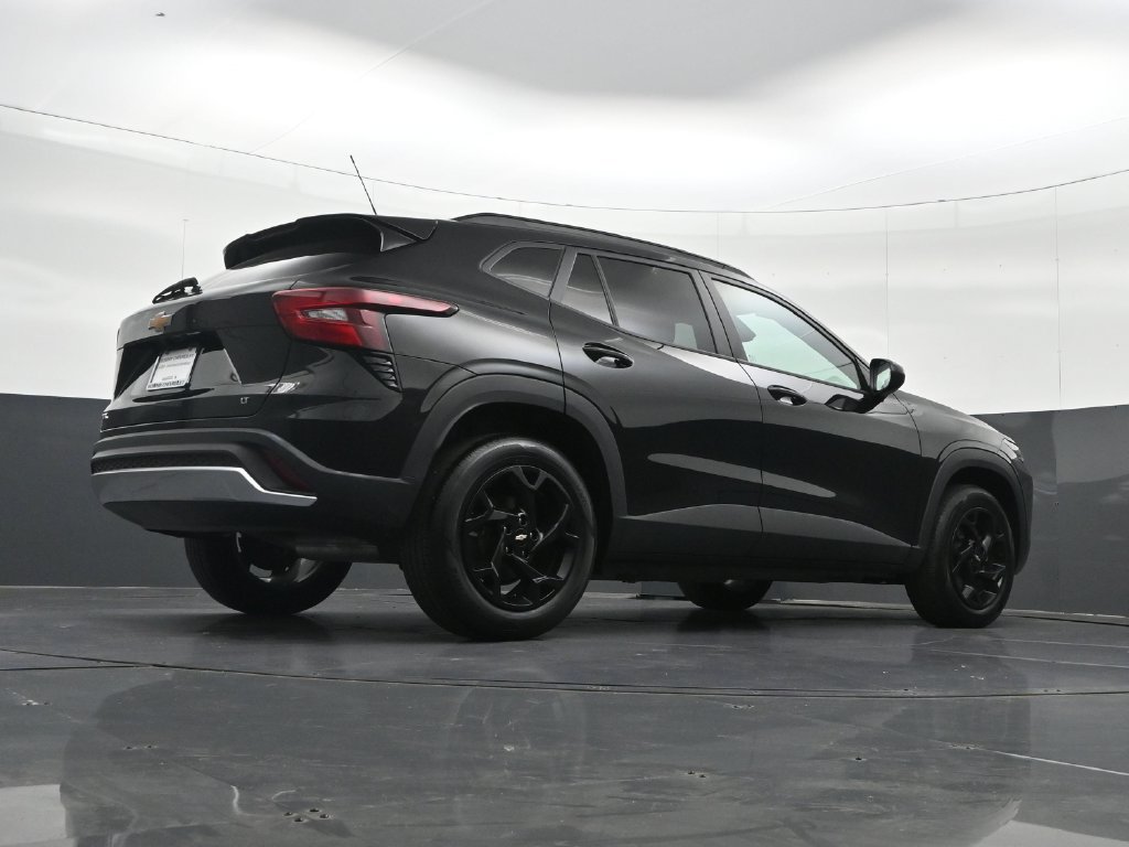 Certified 2026 Chevrolet Trax LT FWD image 34