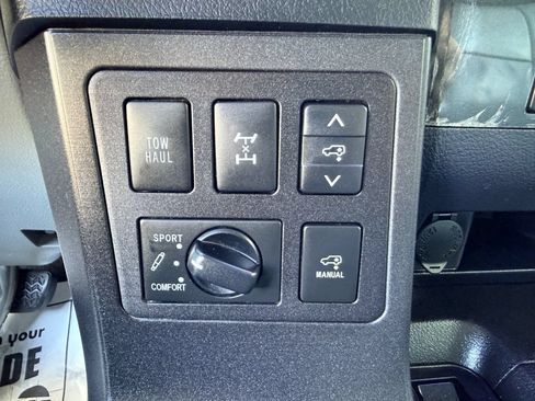 Used 2018 Toyota Sequoia Platinum w/ Carpet Mat Package AWD/4WD image 20