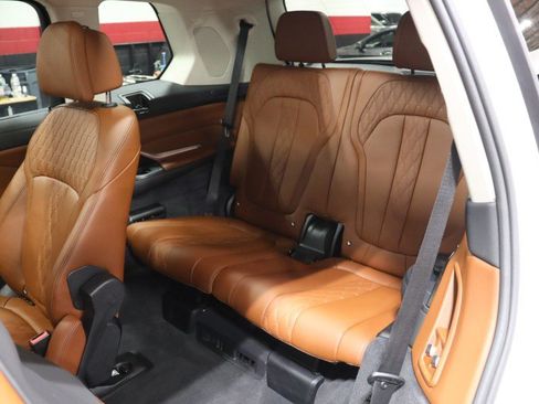 Used 2019 BMW X7 xDrive40i w/ Premium Package AWD/4WD image 44