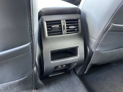 New 2026 Mitsubishi Outlander SE FWD image 16