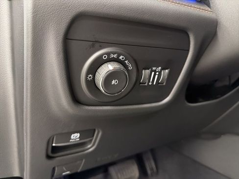 New 2026 Jeep Grand Cherokee L Summit AWD/4WD image 19