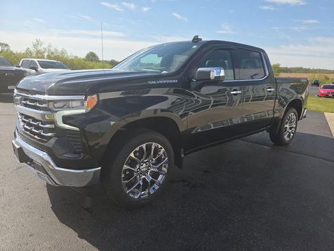 Certified 2025 Chevrolet Silverado 1500 LTZ w/ Technology Package AWD/4WD image 3