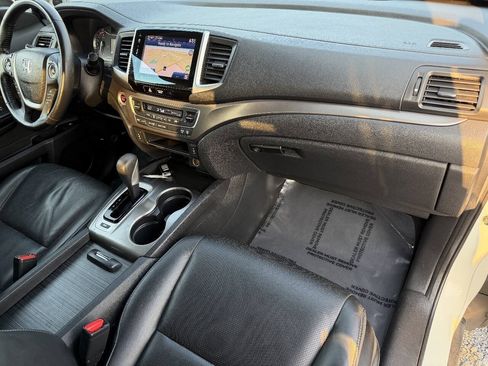 Used 2017 Honda Ridgeline RTL-T image 38