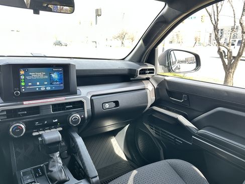 Used 2025 Toyota 4Runner SR5 image 32