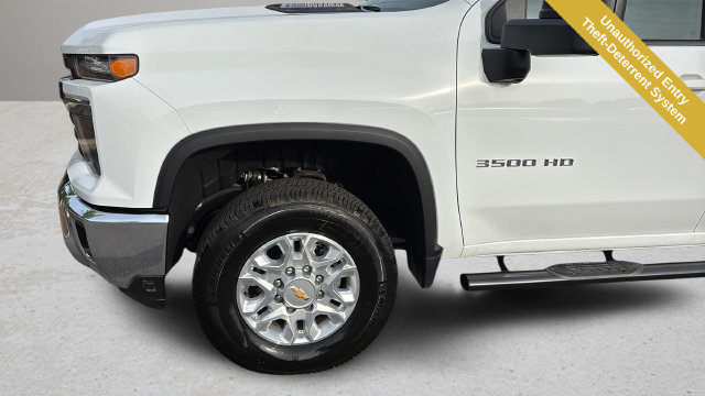Used 2025 Chevrolet Silverado 3500 LT w/ Safety Package AWD/4WD image 37