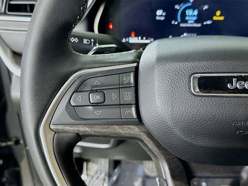 Used 2025 Jeep Grand Cherokee L Limited w/ Black Appearance Package image 24