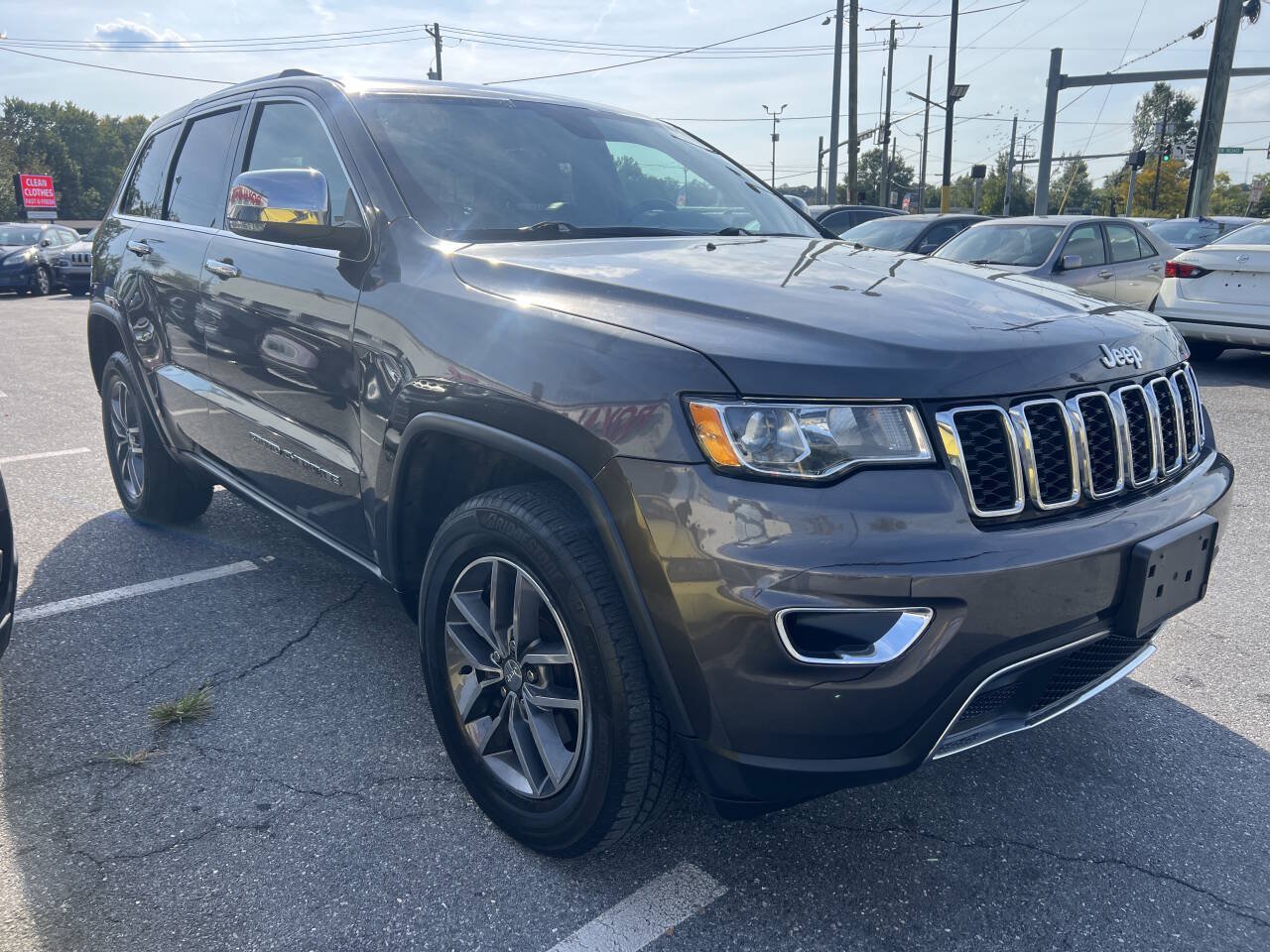 Used 2018 Jeep Grand Cherokee Limited AWD/4WD image 3