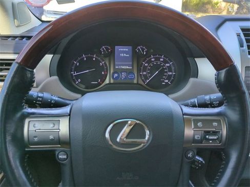 Used 2011 Lexus GX 460 image 32