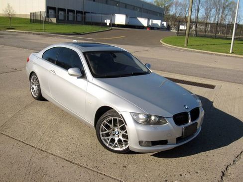 Used 2010 BMW 328i xDrive Coupe image 2