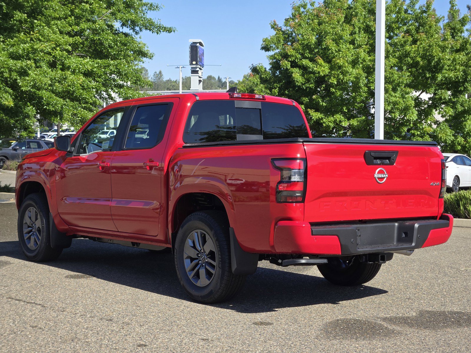 New 2026 Nissan Frontier SV w/ Tow Package AWD/4WD image 8