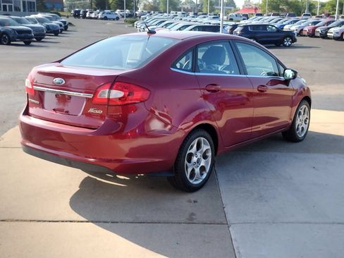 Used 2013 Ford Fiesta Titanium FWD image 5
