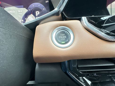 Used 2024 GMC Canyon AT4 w/ Technology Package image 17