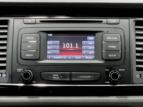 Used 2016 Kia Sedona EX FWD image 23