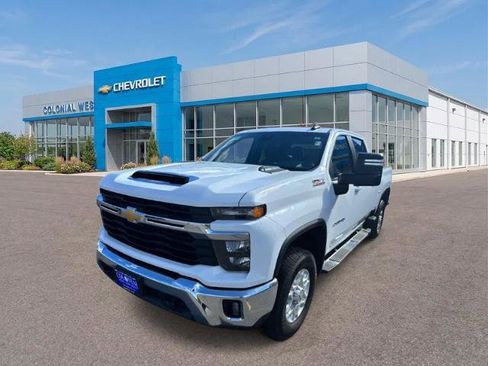 Used 2025 Chevrolet Silverado 2500 LT AWD/4WD image 1