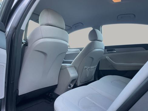 Used 2019 Hyundai Sonata SE image 16