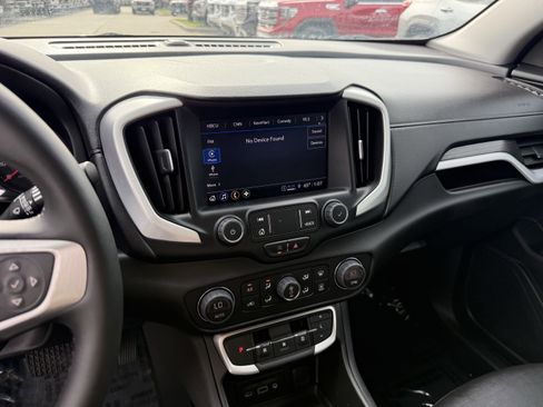 Used 2023 GMC Terrain SLT w/ Elevation Edition image 17
