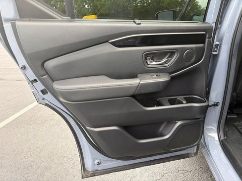 Used 2025 Honda Pilot Touring image 20
