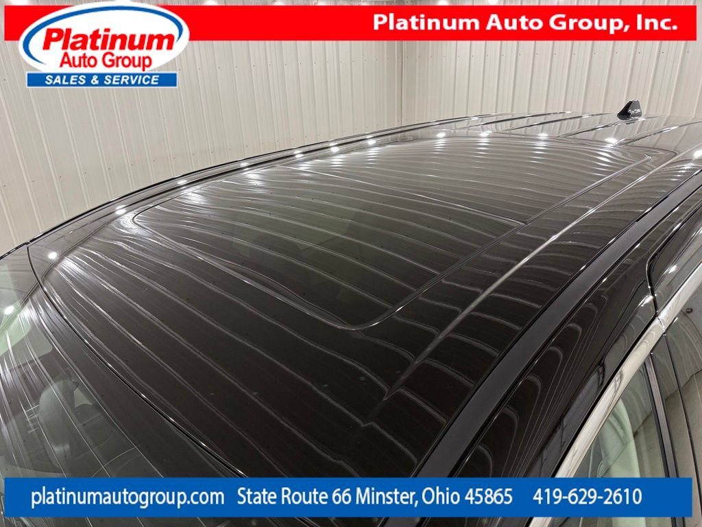 Used 2023 Chrysler Pacifica Limited FWD image 61