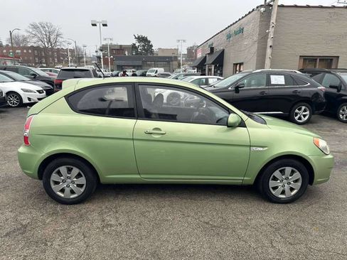 Used 2010 Hyundai Accent GS w/ Premium Pkg 3 image 4