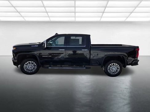 Used 2022 Chevrolet Silverado 3500 High Country w/ Safety Package II image 4