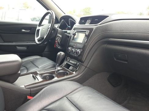 Used 2016 Chevrolet Traverse LT image 24