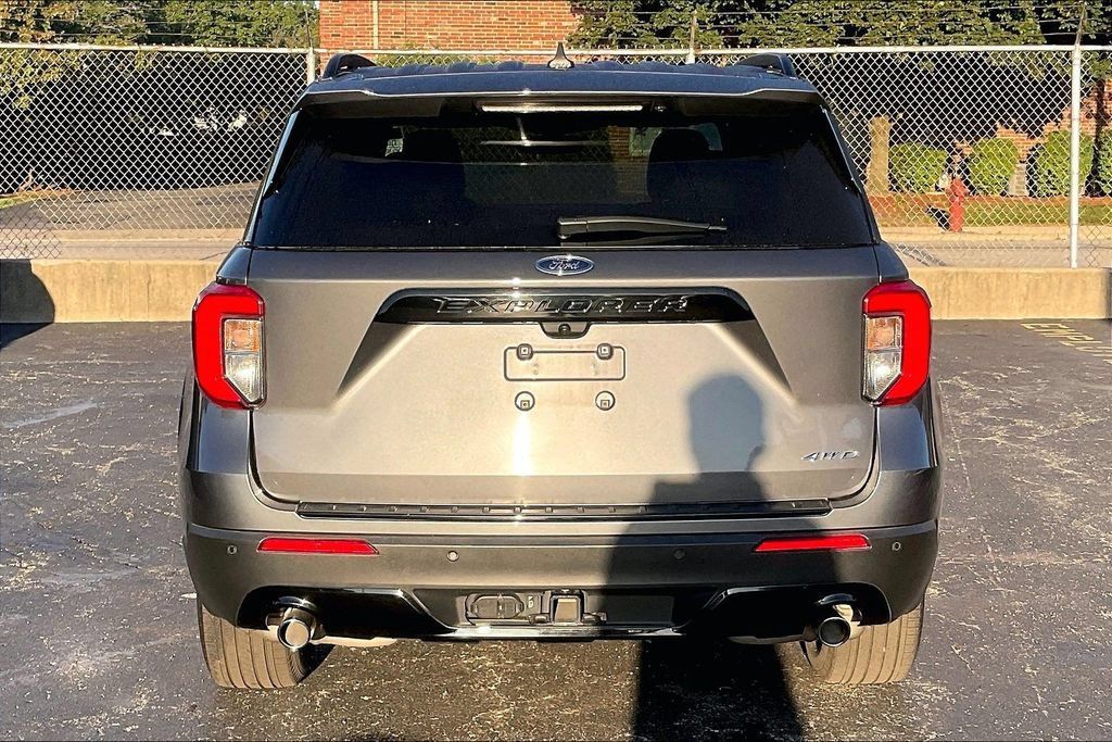 Used 2024 Ford Explorer ST-Line w/ Class IV Trailer Tow Package AWD/4WD image 3