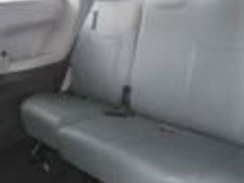 Used 2024 Toyota Sienna XLE FWD image 9