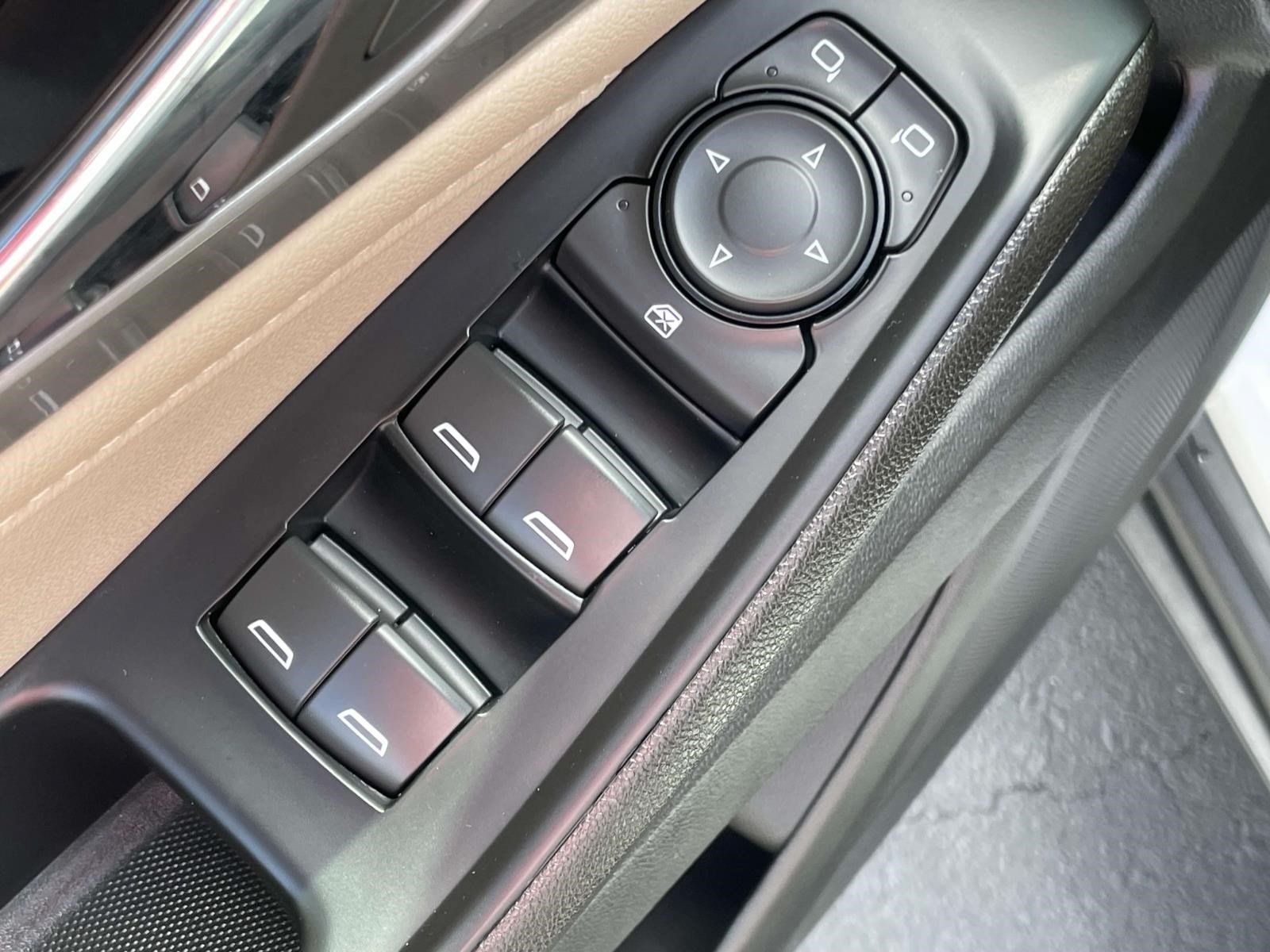 Used 2023 Chevrolet Traverse LS FWD image 18