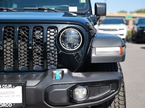 Used 2023 Jeep Wrangler Unlimited AWD/4WD image 5
