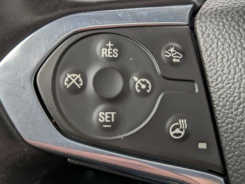 Used 2022 Chevrolet Traverse RS image 18