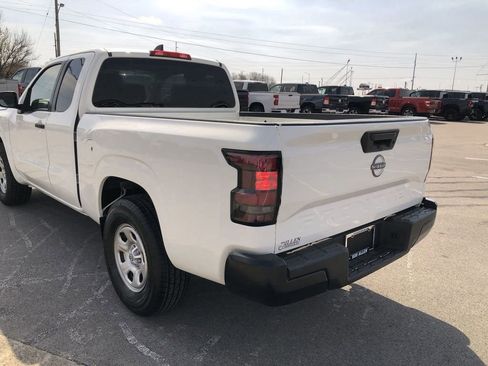 Used 2022 Nissan Frontier S RWD image 12