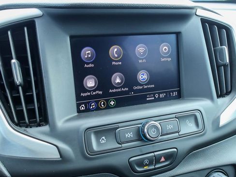 Used 2023 GMC Terrain SLE image 3