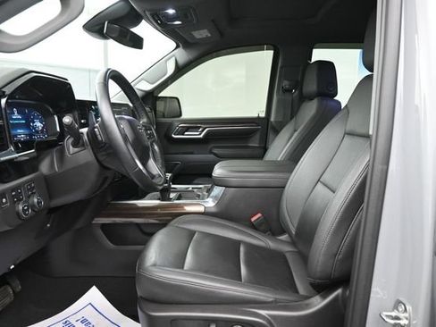 Used 2024 Chevrolet Silverado 1500 LT Trail Boss w/ Convenience Package II AWD/4WD image 11