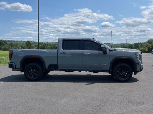 Used 2024 GMC Sierra 2500 AT4 w/ AT4 Premium Plus Package AWD/4WD image 6
