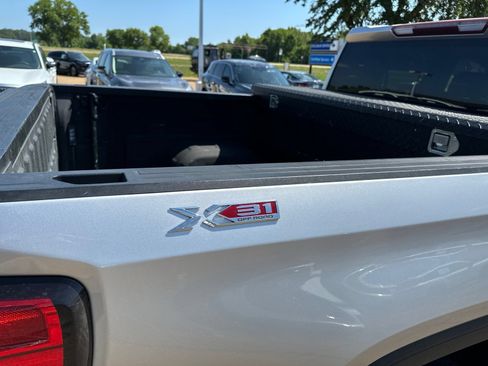 Used 2021 GMC Sierra 1500 Elevation w/ X31 Off-Road Package AWD/4WD image 10