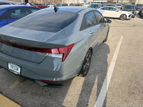 Used 2023 Hyundai Elantra SEL w/ Convenience Package image 5