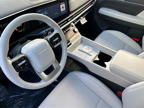 Used 2025 Hyundai Santa Fe SEL image 10