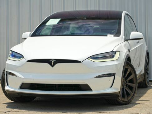 Used 2022 Tesla Model X image 3